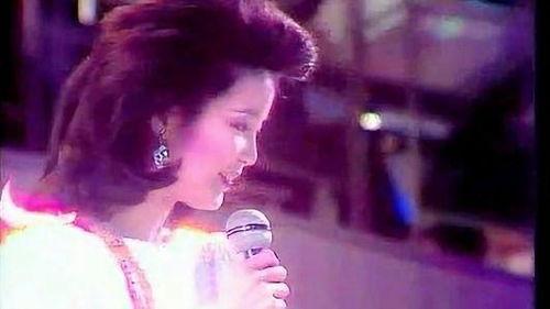 邓丽君梅花视频,经典旋律唤起岁月回忆